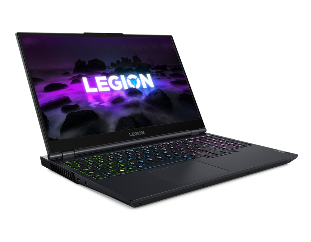 Ordenador portátil con pantalla abierta que muestra el logotipo de Legion, sobre un fondo negro.