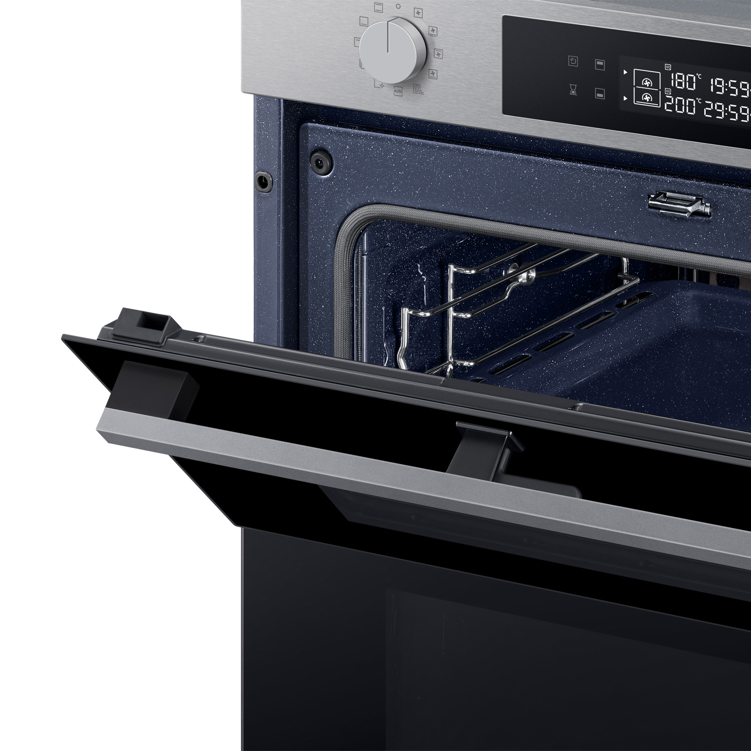 Forno con porta aperta, con luci interne accese.