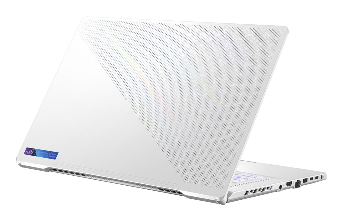 Una computadora portátil blanca con una tapa blanca. La computadora portátil está abierta sobre una superficie blanca.