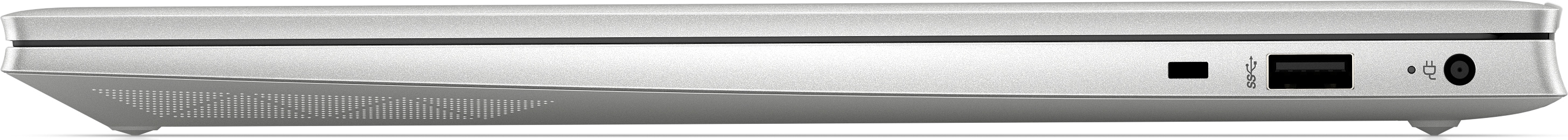 De zijkant van een zilveren laptop met poorten, waaronder USB en audio-ingang.