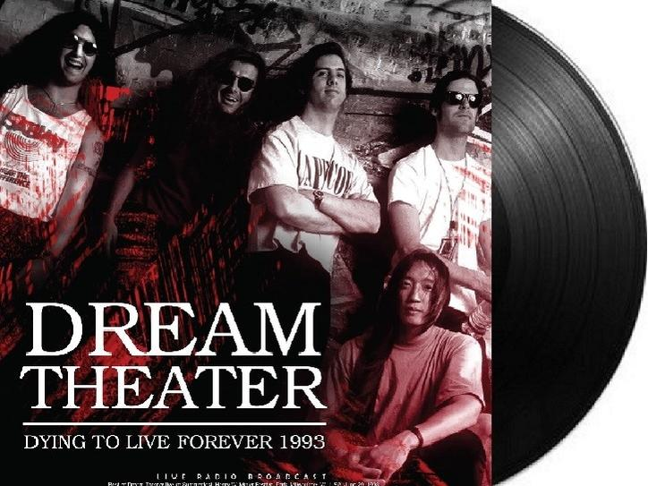 Dream Theater albumborító a zenekar tagjaival, a címmel és egy hanglemezzel jobbra.