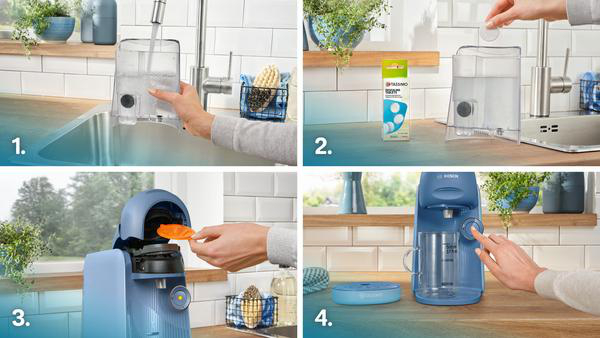 Eine Sequenz, die die Schritte der Verwendung einer blauen Kaffeemaschine zeigt.