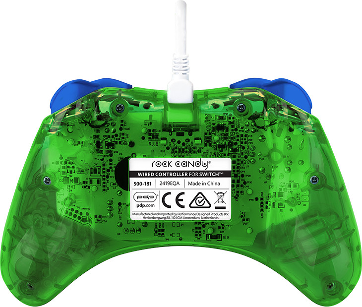 Groene en transparante gamecontroller. Inclusief knoppen en een witte kabel. Achteraanzicht.