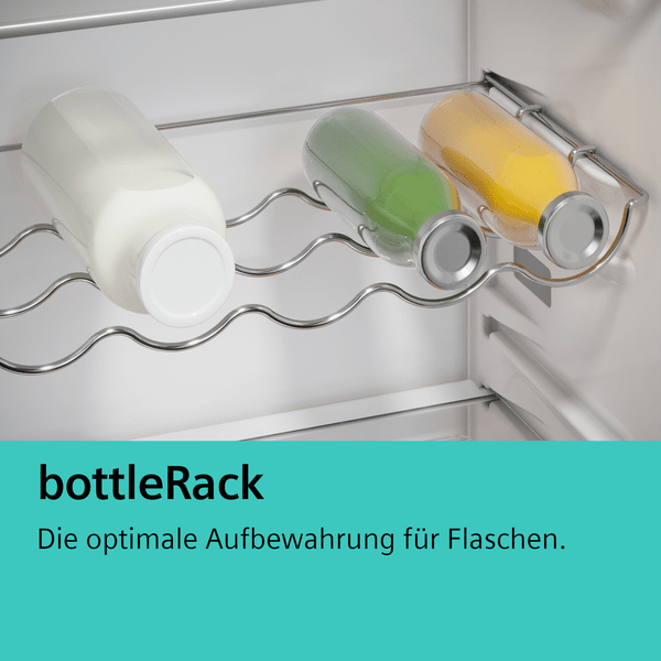 Kühlschrankinnenraum mit Flaschen auf einem bottleRack, mit Text.