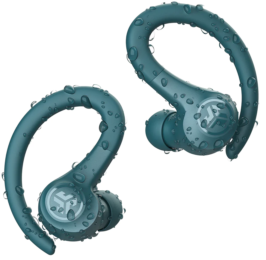 Zwei türkisblaue Ohrhörer mit Wassertropfen. Sie haben ein gebogenes Design für sicheren Halt.