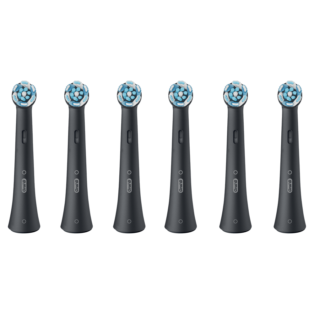 Seis cabezales de cepillo de dientes Oral-B negros con cerdas azules y blancas, en fila.