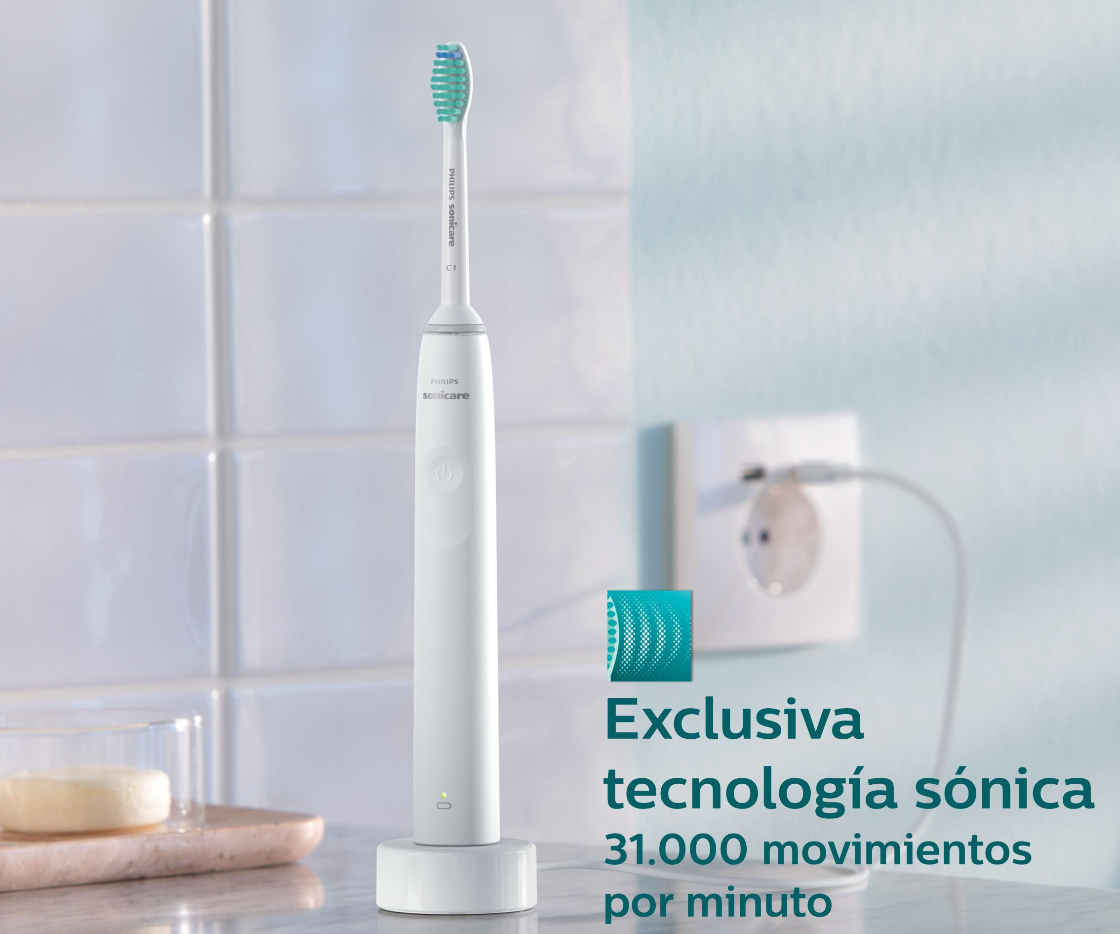 Un cepillo de dientes eléctrico en un entorno de baño con texto en español. Fondo blanco.