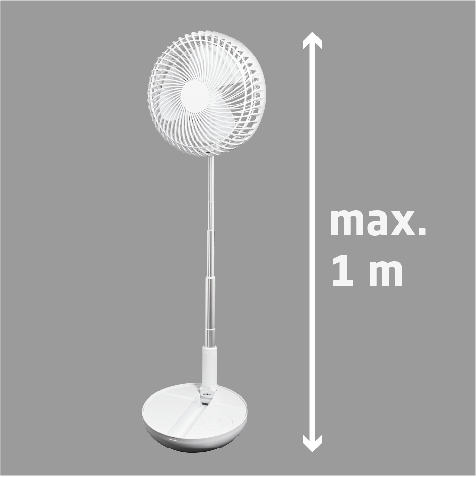 Fehér álló ventilátor, max. 1 m, szürke háttéren.