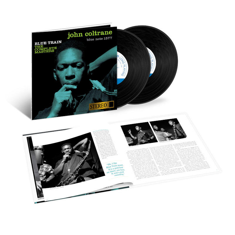 John Coltranes Album mit Vinyl-Schallplatten und einem geöffneten Booklet auf weißem Grund.