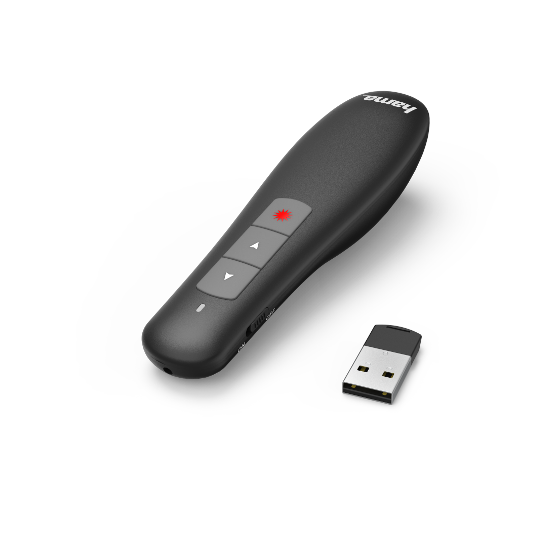 Un mando a distancia negro para presentaciones con tres botones y un receptor USB al lado, sobre una superficie blanca.
