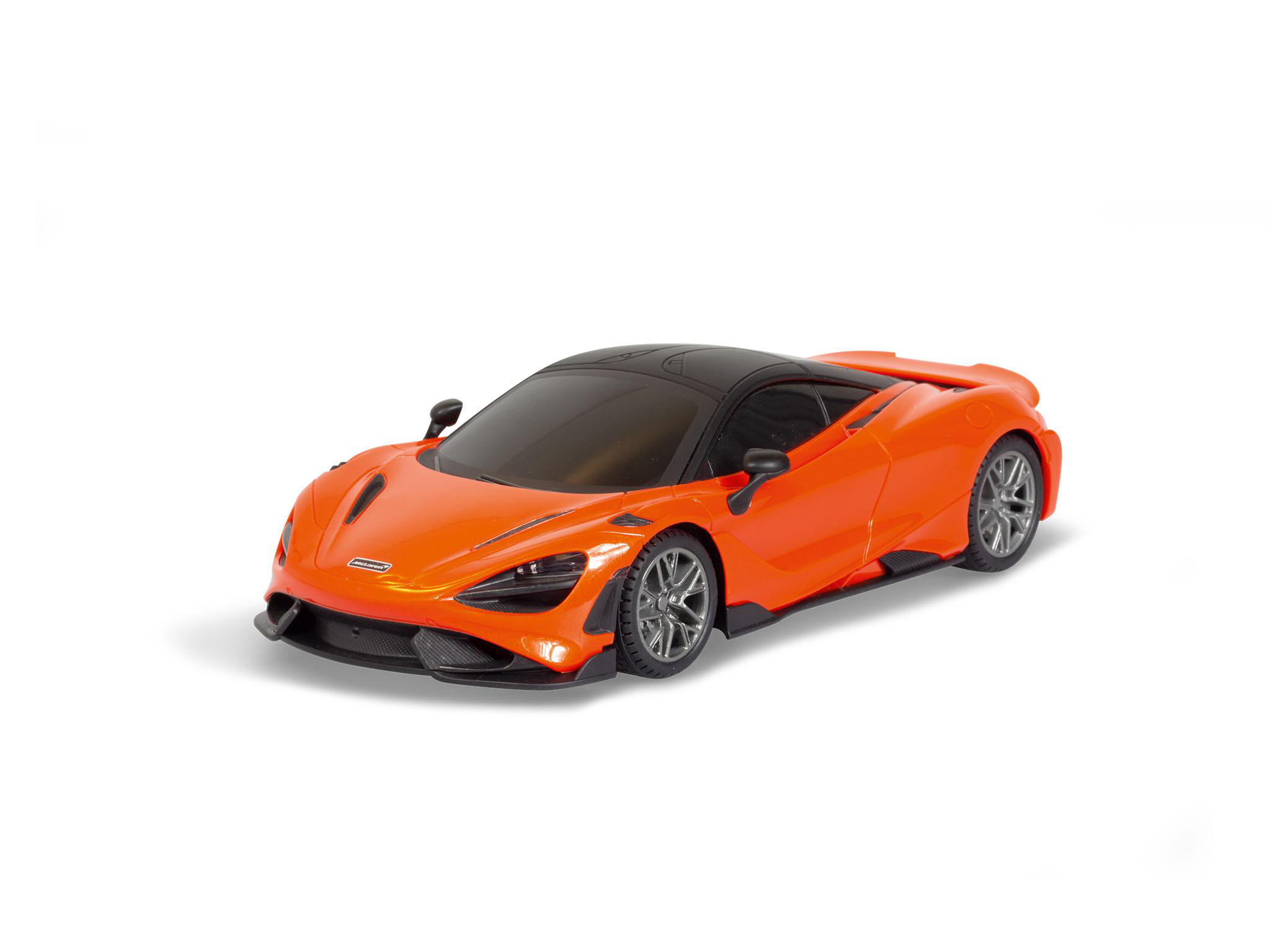 Ein orangefarbenes McLaren 720S Spielzeugauto auf weißer Oberfläche. Schwarzes Dach.