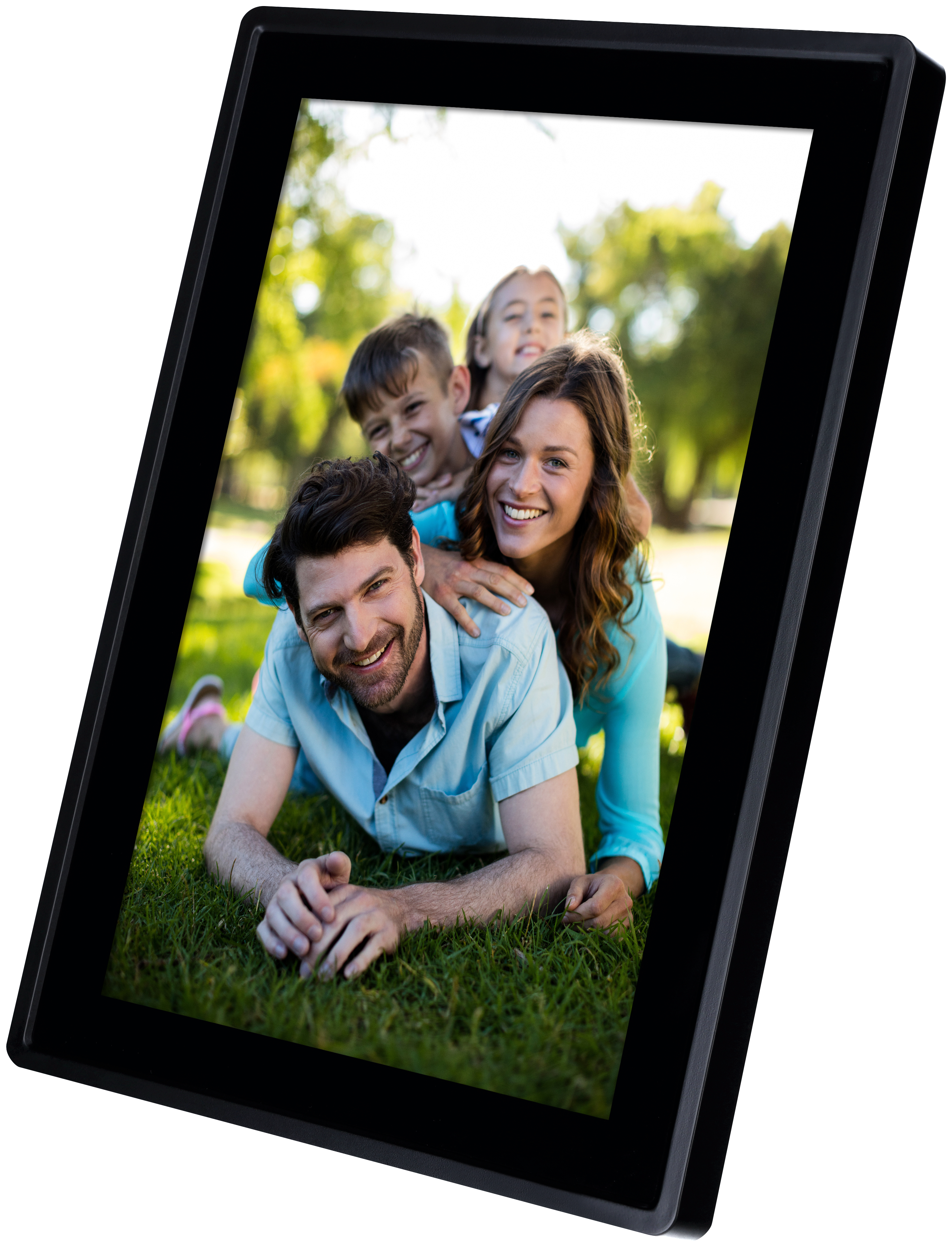 Digitaler Bilderrahmen mit Familie auf Gras, in schwarzem Rahmen.