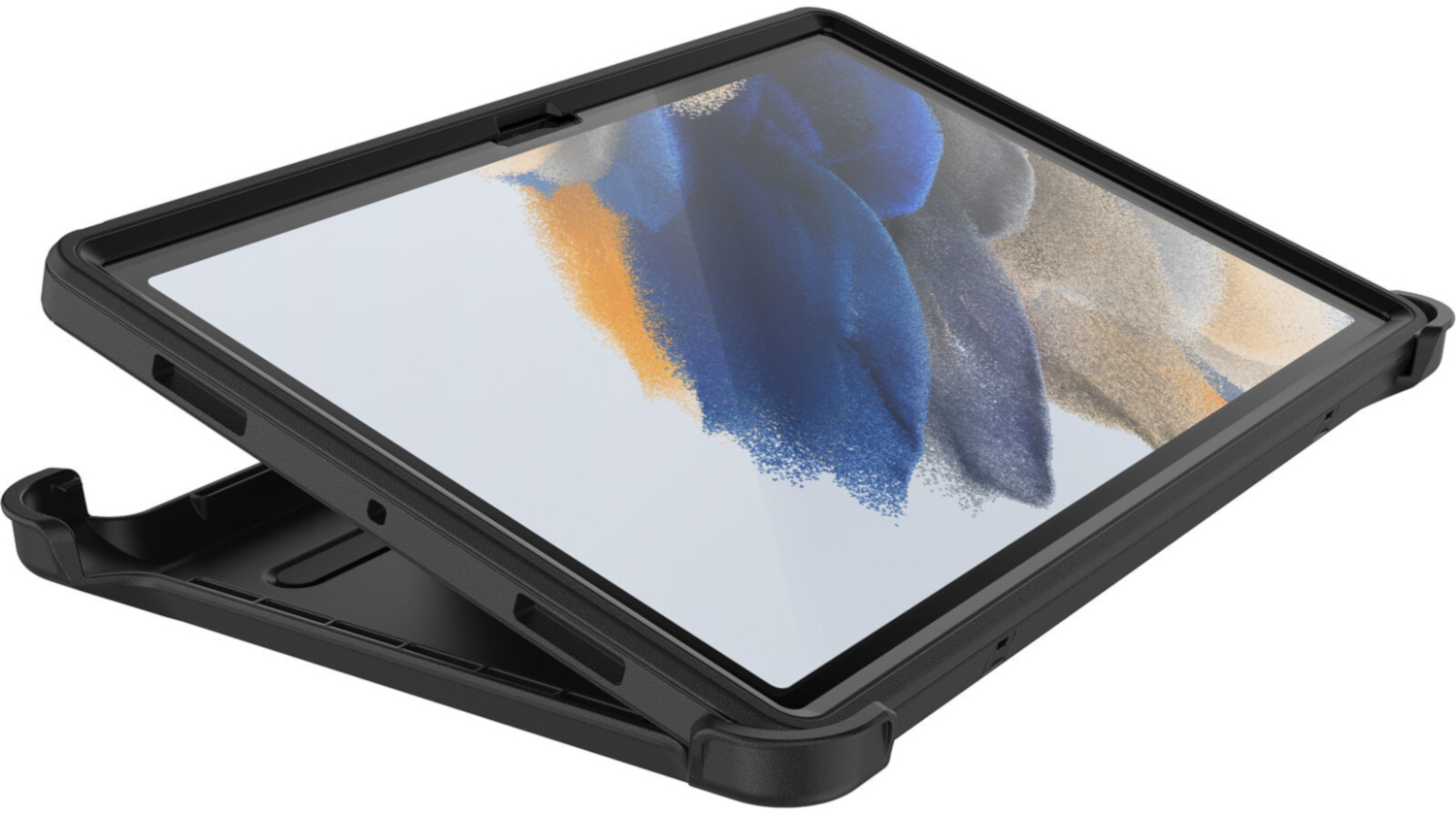 Zwarte tablet in beschermhoes, open en schuin op een witte achtergrond.