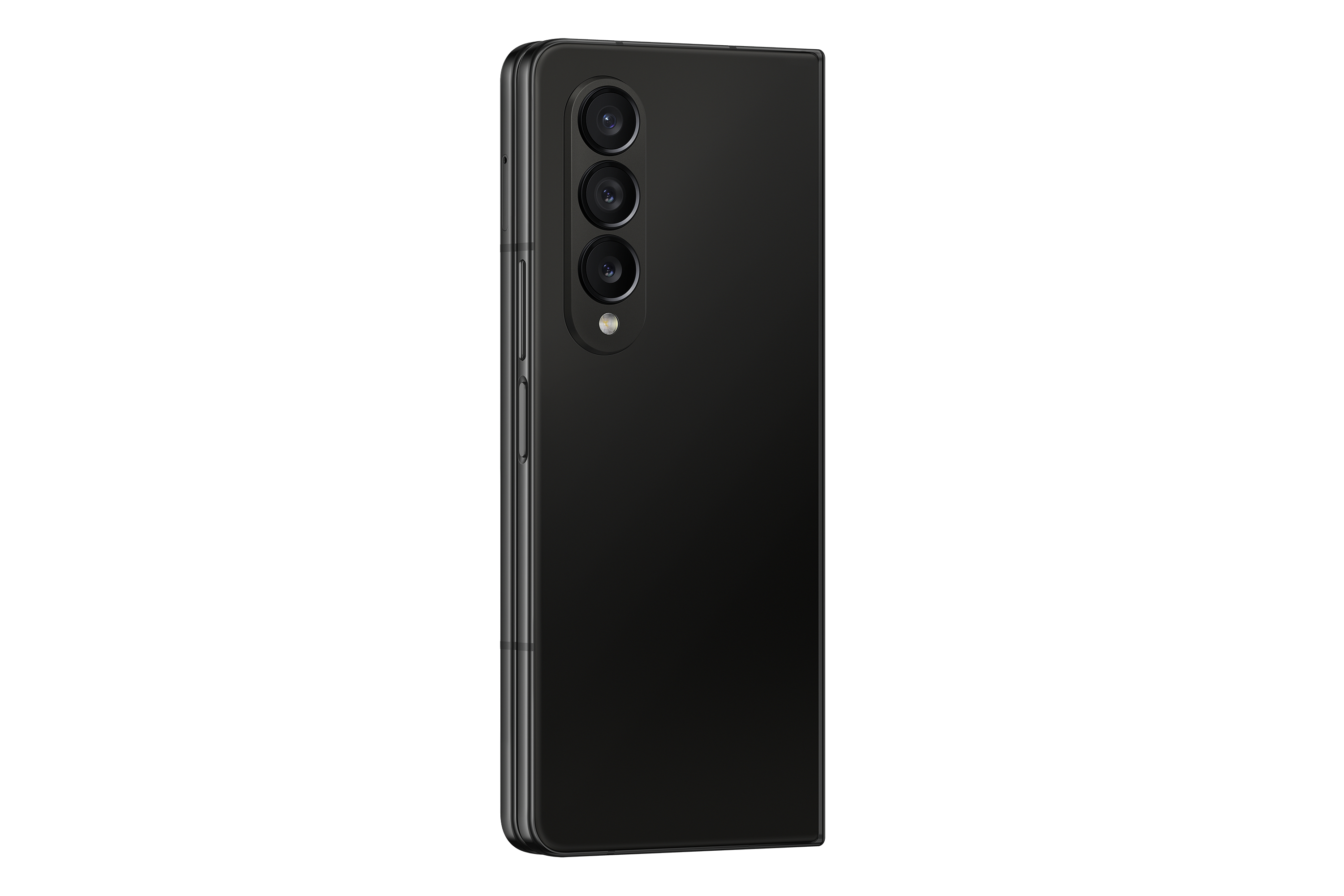 Ein geschlossenes, schwarzes Samsung Galaxy Z Fold3. Die Rückseite des gefalteten Telefons ist sichtbar.