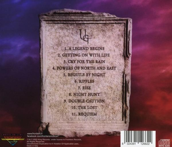 CD-Rückseite mit einer Liste von 11 Titeln auf einem steinernen Grabstein vor einem dramatischen Himmel.