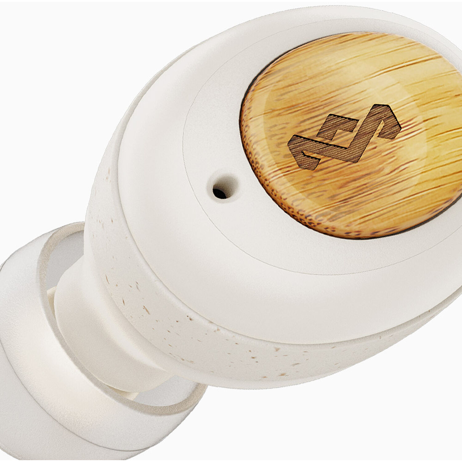 Un primo piano di un auricolare bianco e color legno con logo.