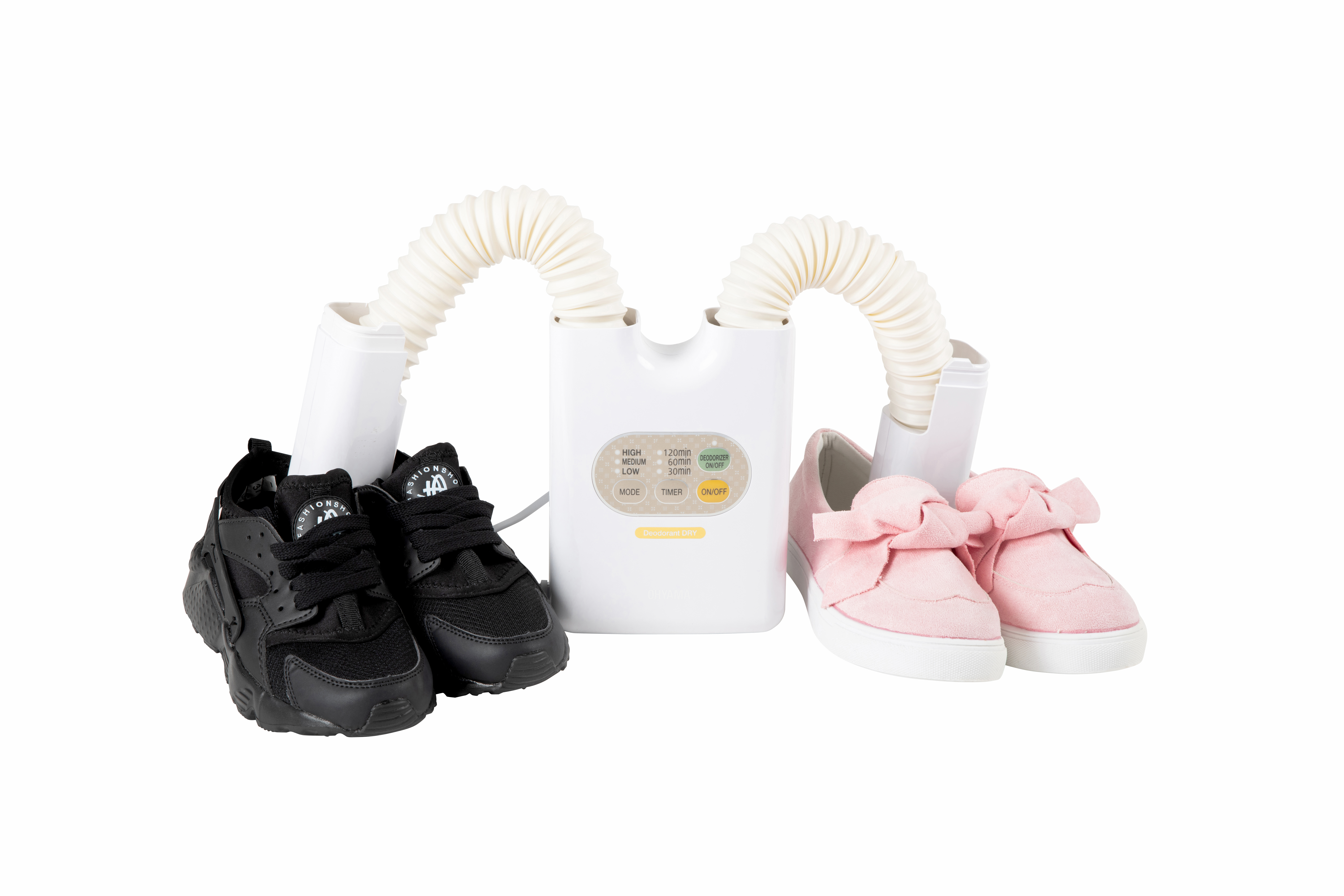 Schuhtrockner mit zwei Schuhen, schwarzer Sneaker links und rosa rechts.