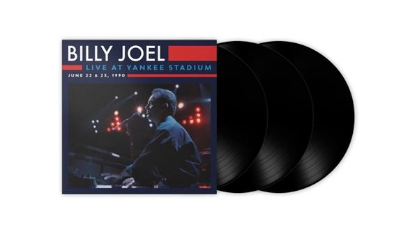 Pochette de l'album de Billy Joel : Live au Yankee Stadium, avec photo de Joel et trois disques vinyles noirs.