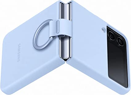 Una funda de teléfono plegable azul claro con un anillo plateado y el logotipo de Samsung.