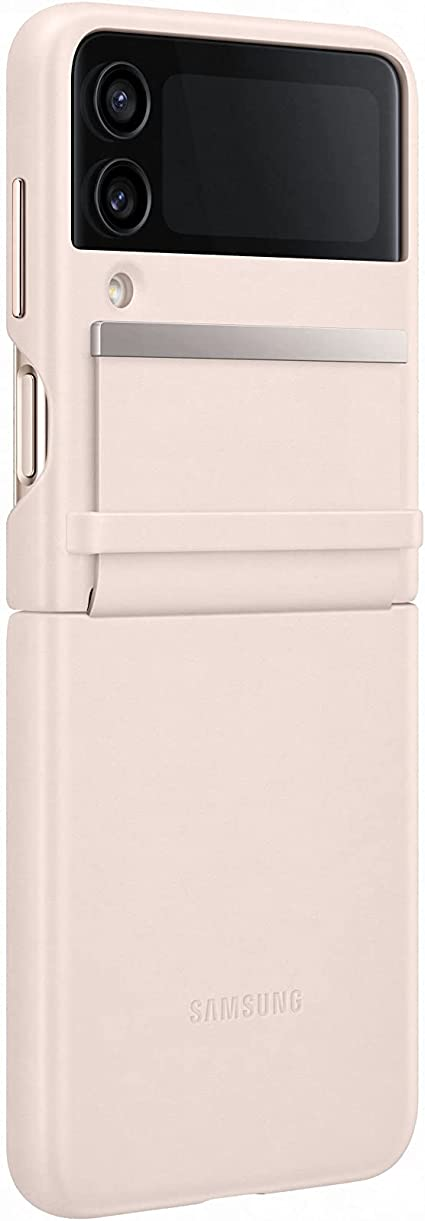 Una funda rosa claro Samsung Galaxy Z Flip. Está abierta sobre un fondo blanco. Mostrando el área de la cámara.