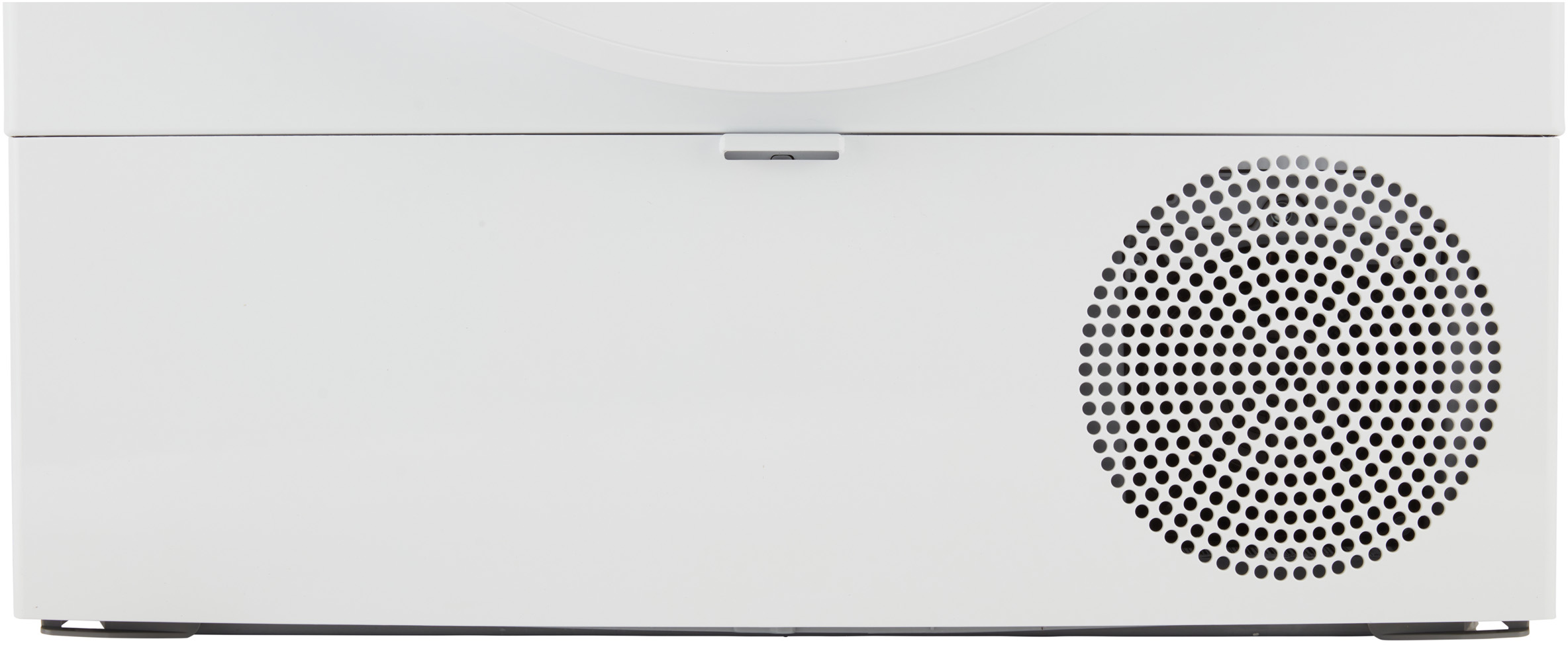 Wit elektronisch apparaat met een ronde luidspreker. Heeft een kleine deur aan de bovenkant.