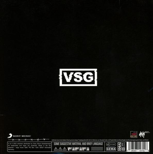 Ein schwarzes Gehäuse mit dem JVC-Logo in Weiß. Das Gehäuse ist glatt und oval.