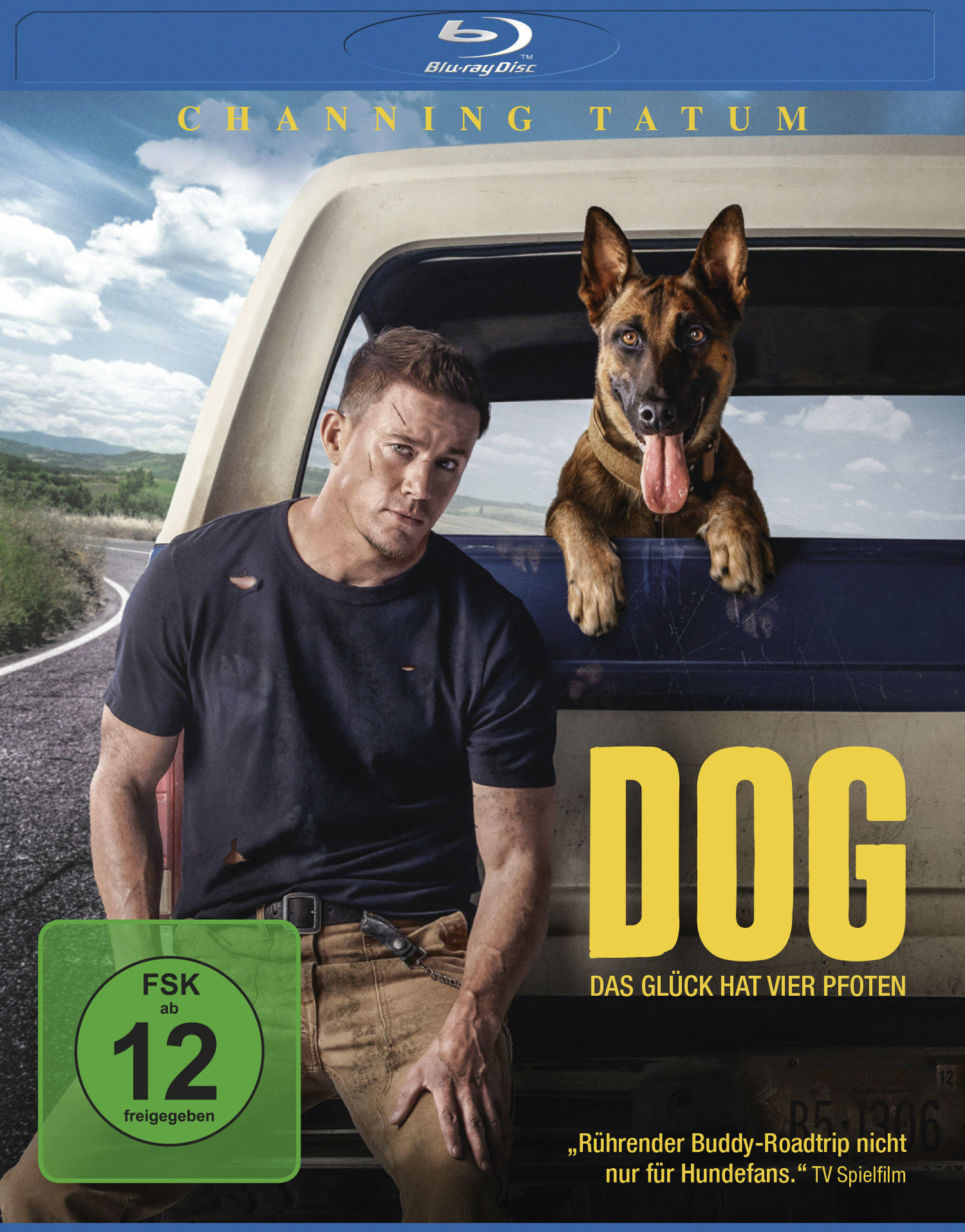 Filmcover mit Channing Tatum, einem Hund und dem Titel "DOG". Der Hintergrund ist eine Straße.