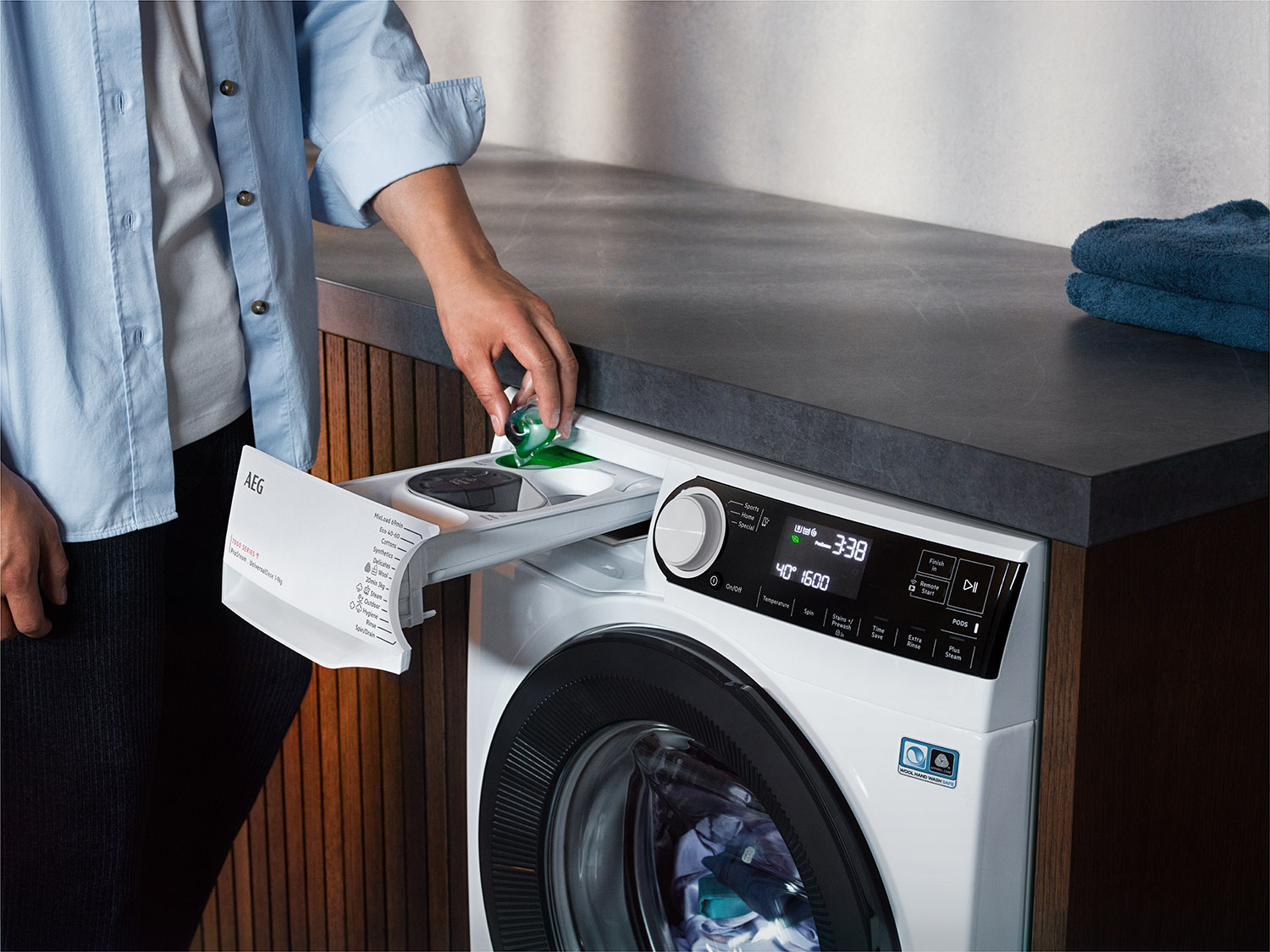 AEG LR7596UD4 7000-serie ProSteam UniversalDose Wasmachine