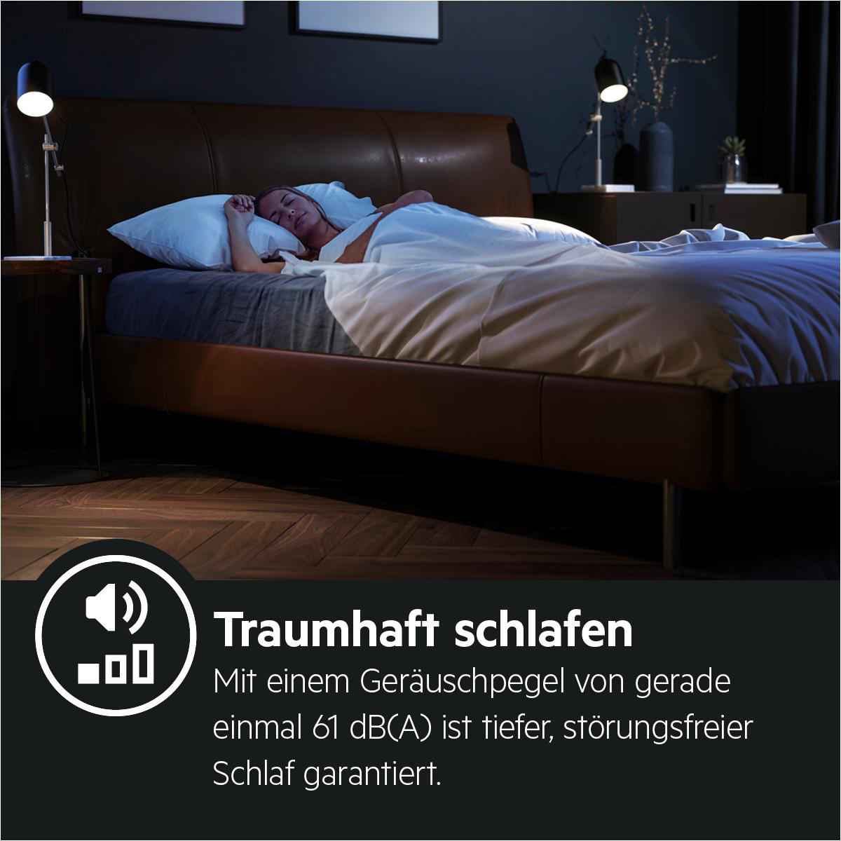 Eine schlafende Frau in einem Bett mit zwei Lampen. Text sagt 'Traumhafter Schlaf' mit niedrigem Geräuschpegel.