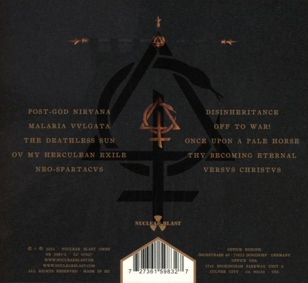 Dos d'un CD avec du texte et un logo triangulaire.