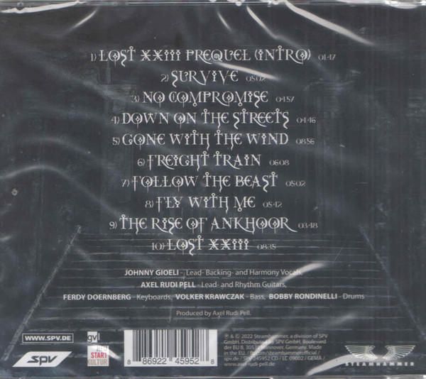 Rückseite der CD 'Lost XXlll'. Titelliste und Credits über einem Treppenhintergrund.