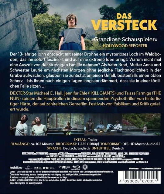 Eine DVD-Hülle eines Films mit einem jungen Jungen und einer dunklen, mysteriösen Waldkulisse. Text ist deutsch.