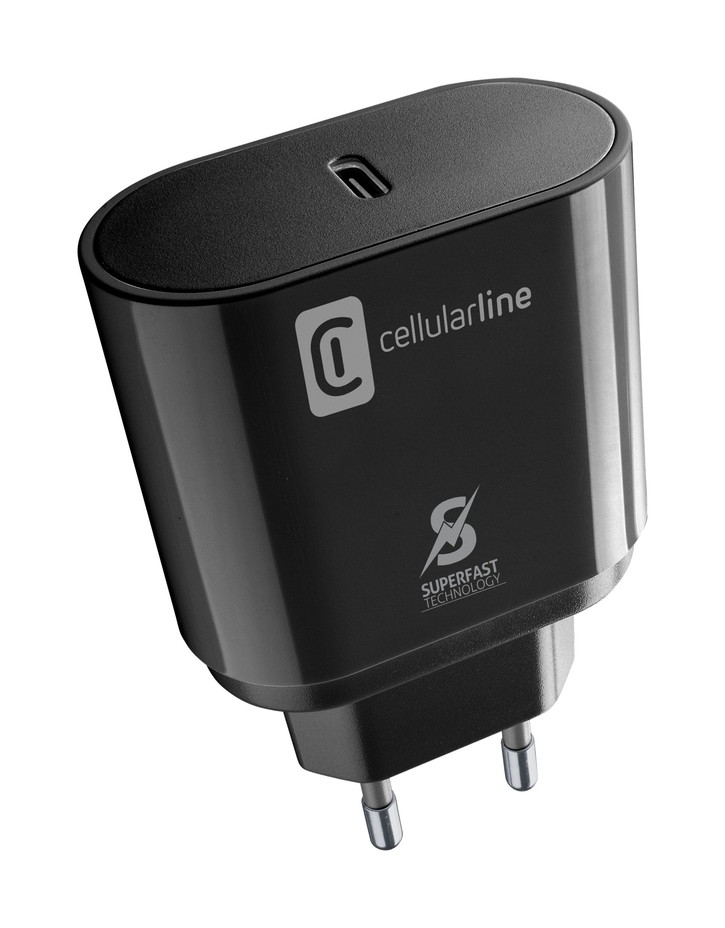 Bir 'cellularline' logosu ve 'Superfast Technology' metni olan siyah bir duvar şarj cihazı. Bir USB-C bağlantı noktasına sahip.
