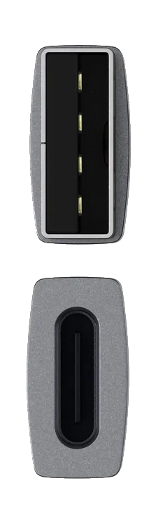 Két USB-C csatlakozó nézet, felülről és alulról.
