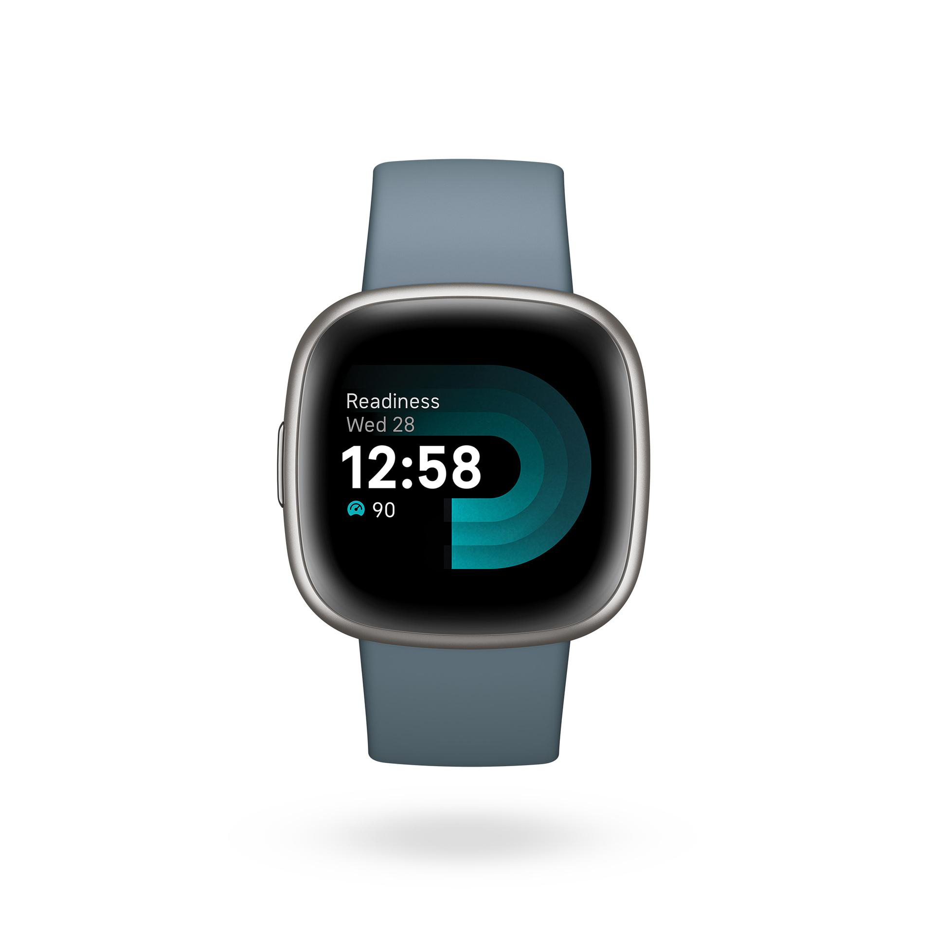 Fitbit Versa 4 Smartwatch. Blaues Armband und ein schwarzer Bildschirm mit Daten.