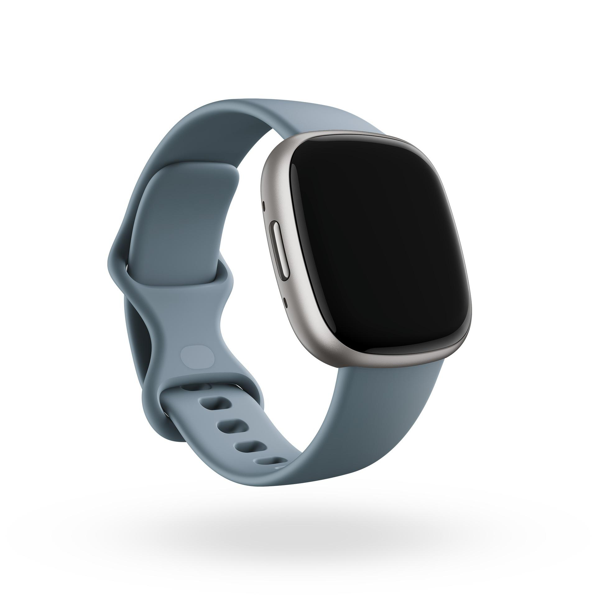 Smartwatch mit blauem Armband, schräge Ansicht, isoliert.