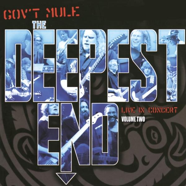 Album borító kékben a zenekar tagjaival, fehér szöveggel: The Deepest End, Live in Concert.