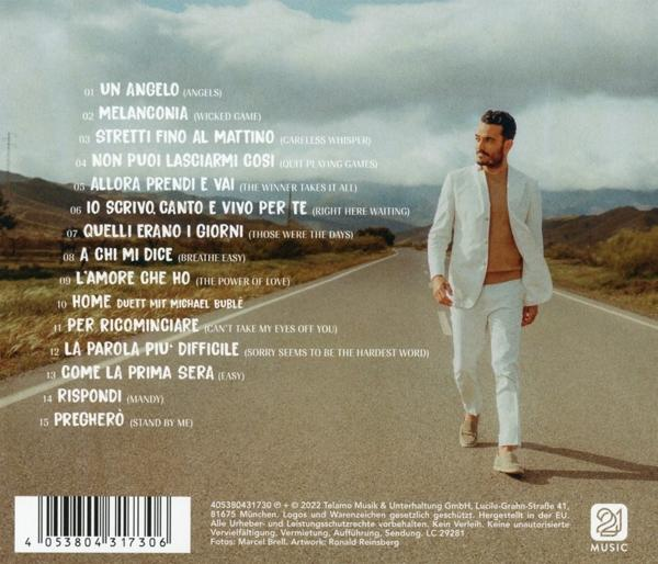 CD-Rückseite mit Titelliste und einem Mann, der auf einer Straße geht.