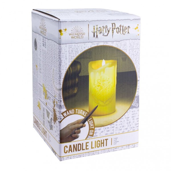 Harry Potter Kerzenlicht in einer Schachtel. Die Schachtel zeigt einen Zauberstab und eine Kerze.