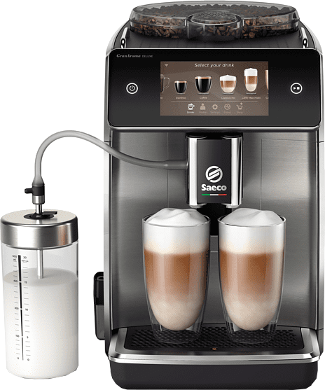 Machine à café Saeco avec mousseur à lait, deux verres de latte et écran tactile.