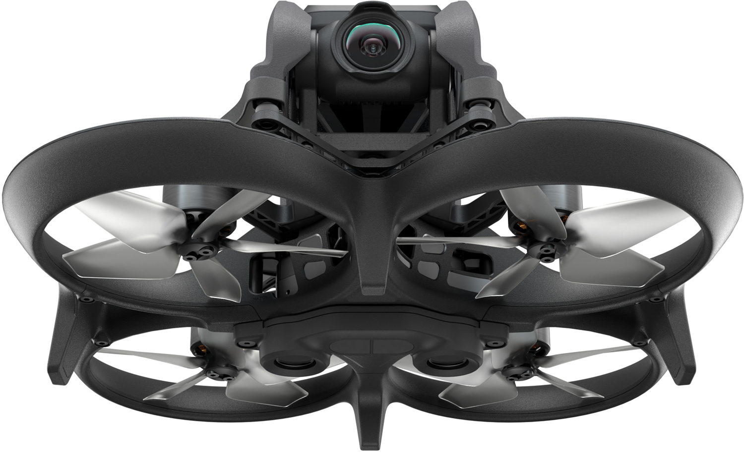 Drone noir avec quatre hélices vu d'en bas sur fond blanc.