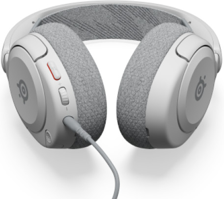 Casque blanc avec des oreillettes grises, un bouton rouge et un câble connecté.