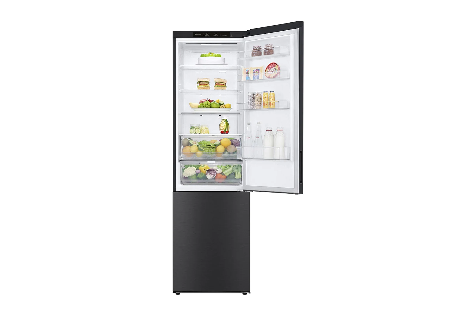Een zwarte koelkast met de deur open met schappen met voedsel.