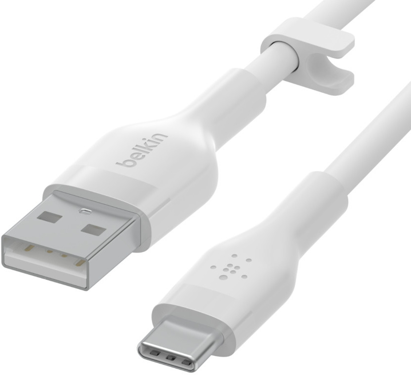 Câble USB Belkin blanc. Une extrémité est un connecteur USB-A, l'autre un connecteur USB-C.