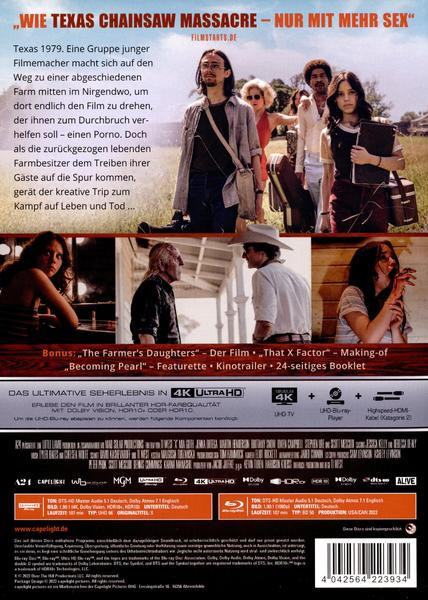 Filmposter mit Text und mehreren Personen auf einem Feld.