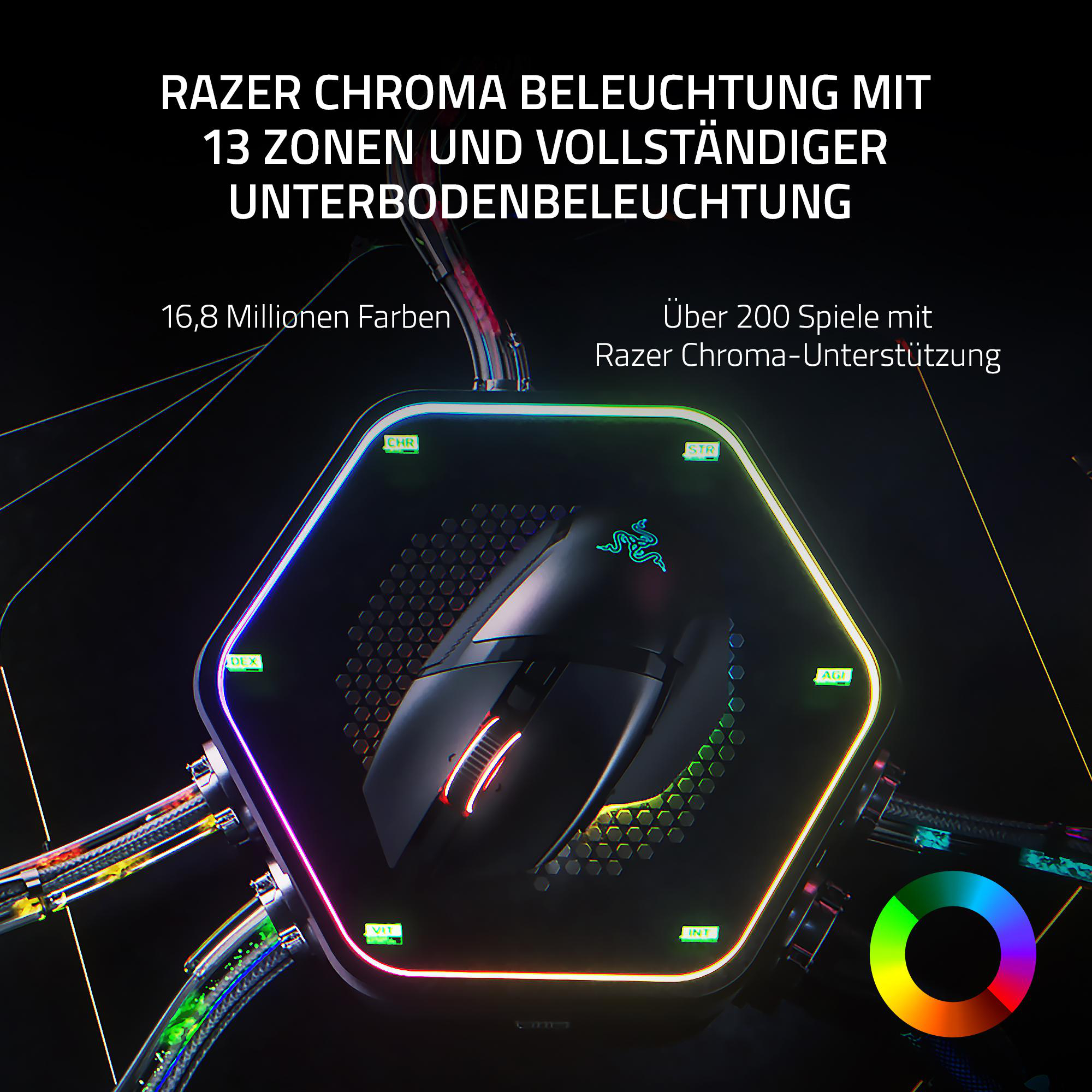 Zwei rechteckige schwarze Drohnenbatterien auf einer schwarzen Ladestation, weißer Hintergrund.