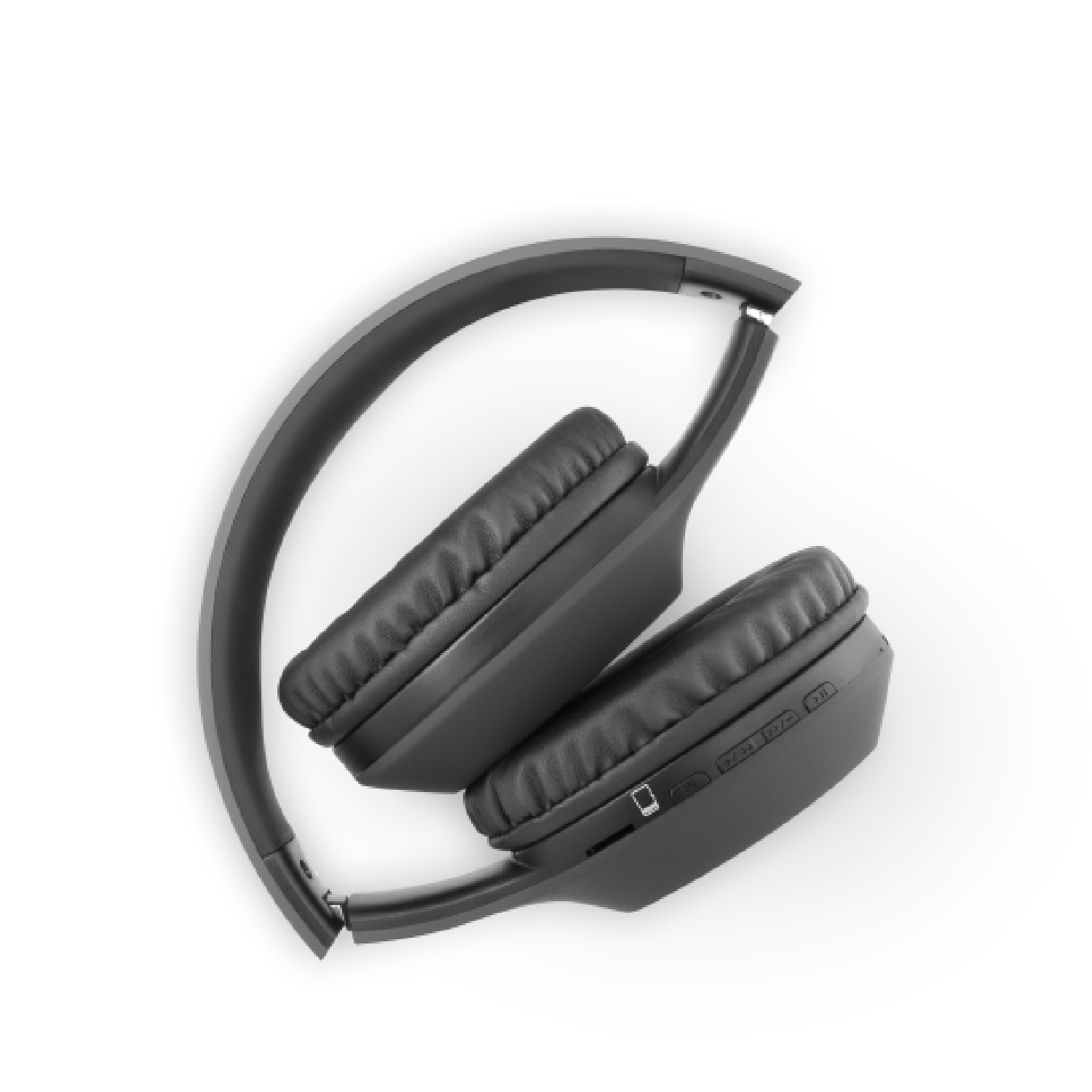 Auriculares negros plegados sobre fondo blanco.