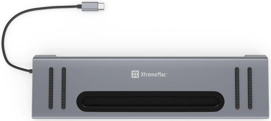 Un hub USB-C XtremeMac argenté avec un câble noir et un insert noir.