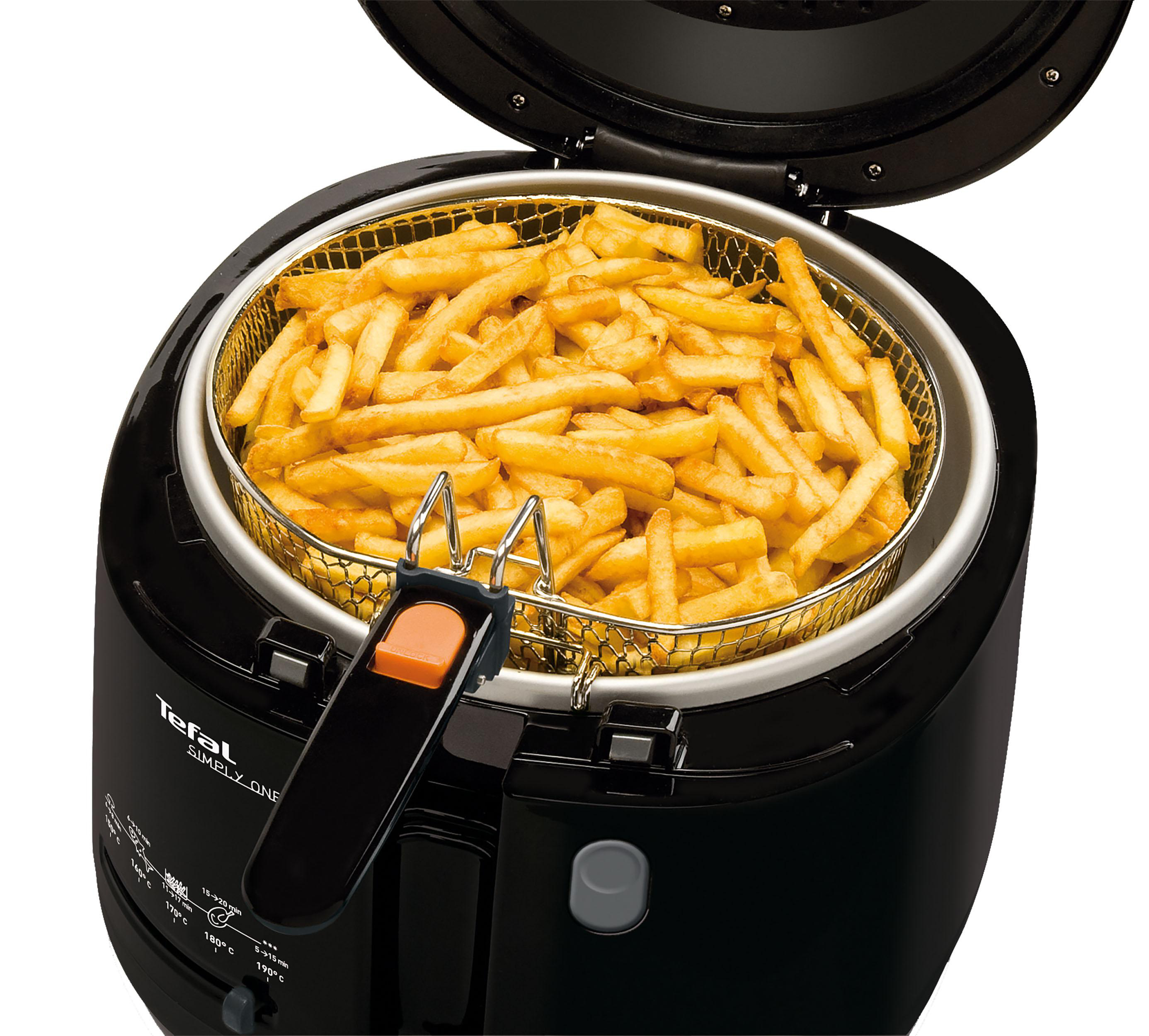 Schwarze Fritteuse mit Pommes im Korb. Die Fritteuse ist offen.