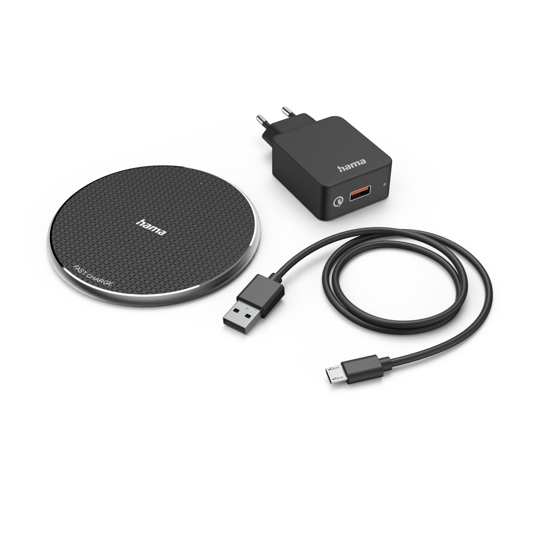 Kabelloses Ladegerät-Set mit Ladepad, Ladegerät und Kabel. Alles schwarz und weißer Hintergrund.